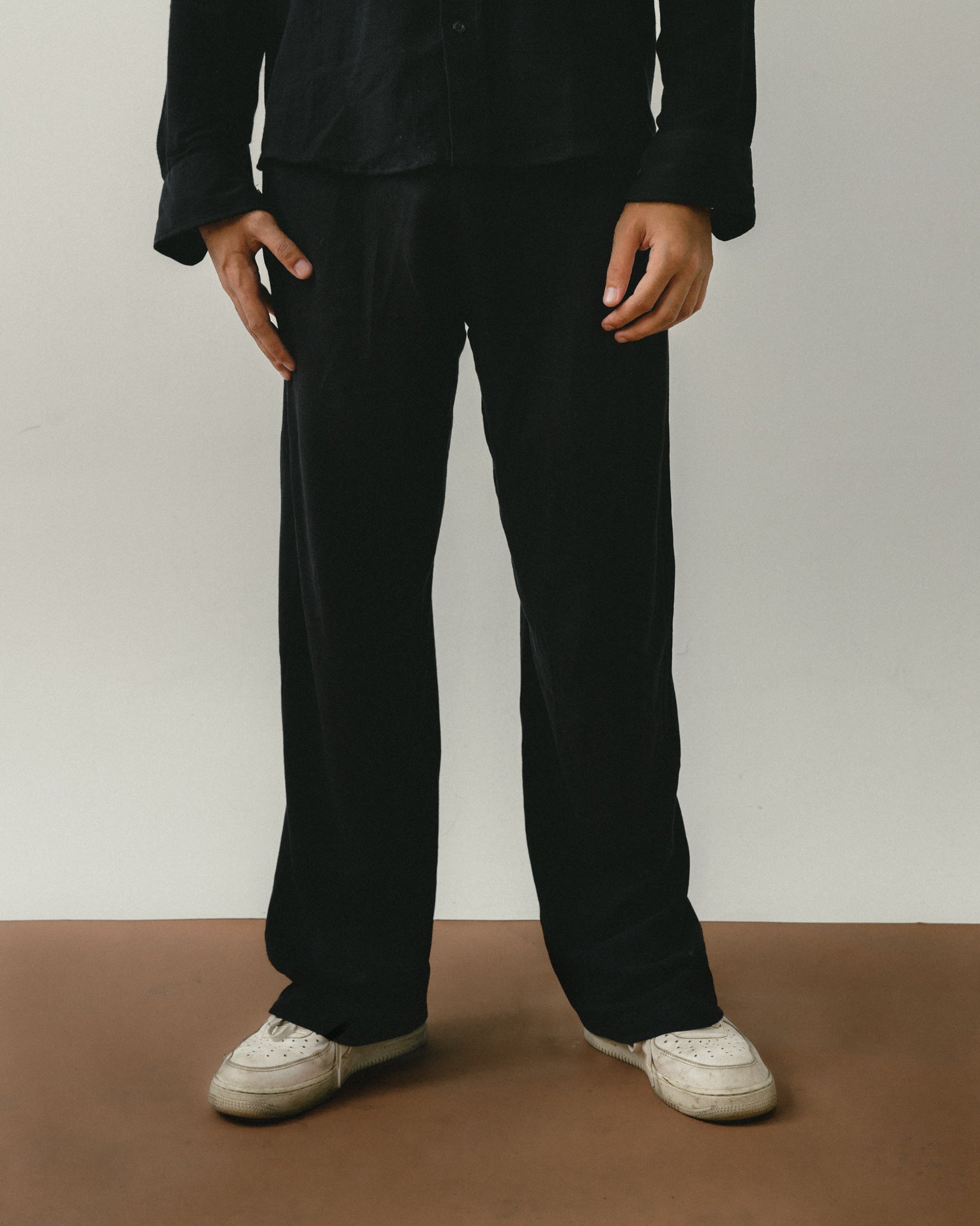 MAN BOTTOM