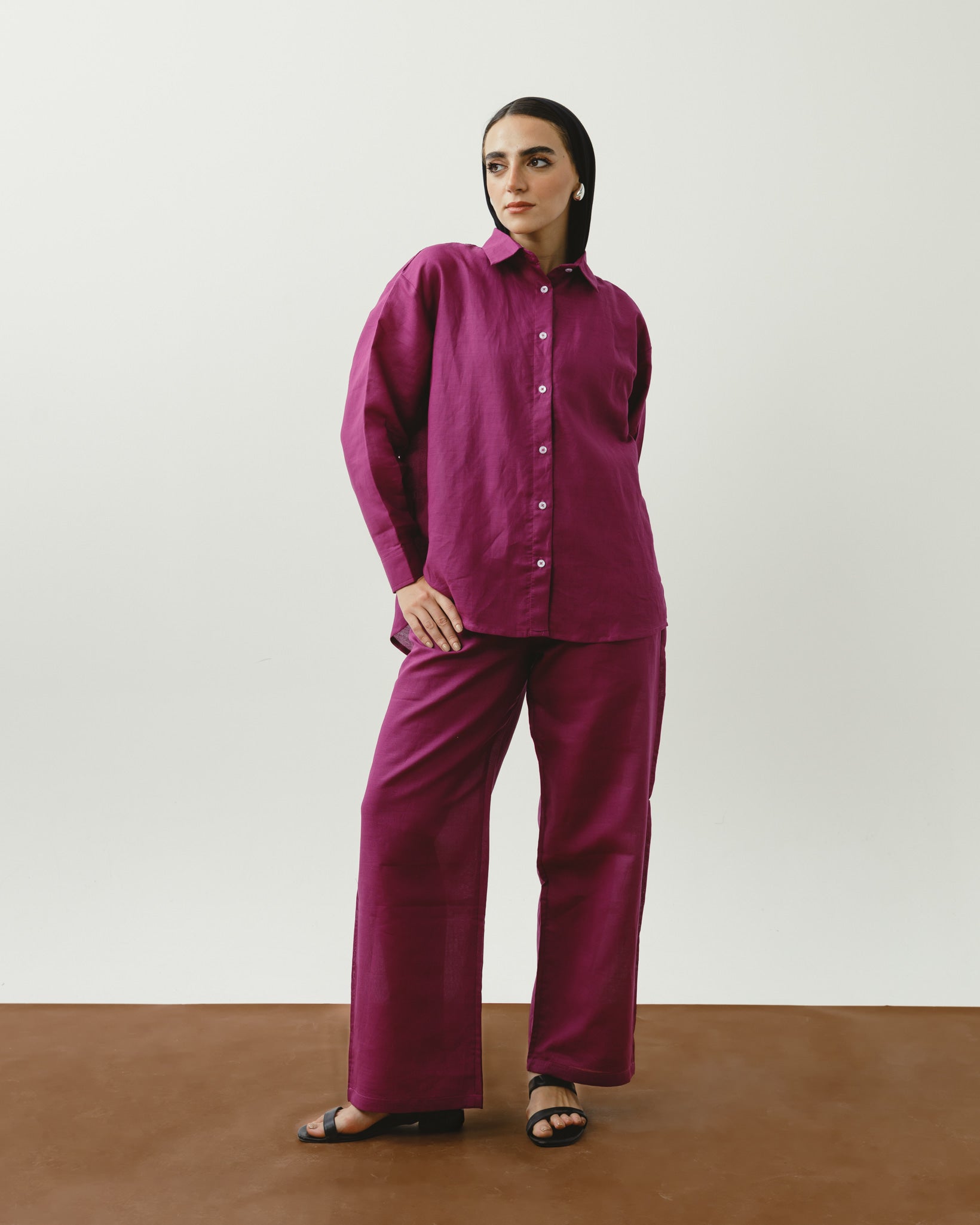 Chocka women's burgundy linen pants styled outfit