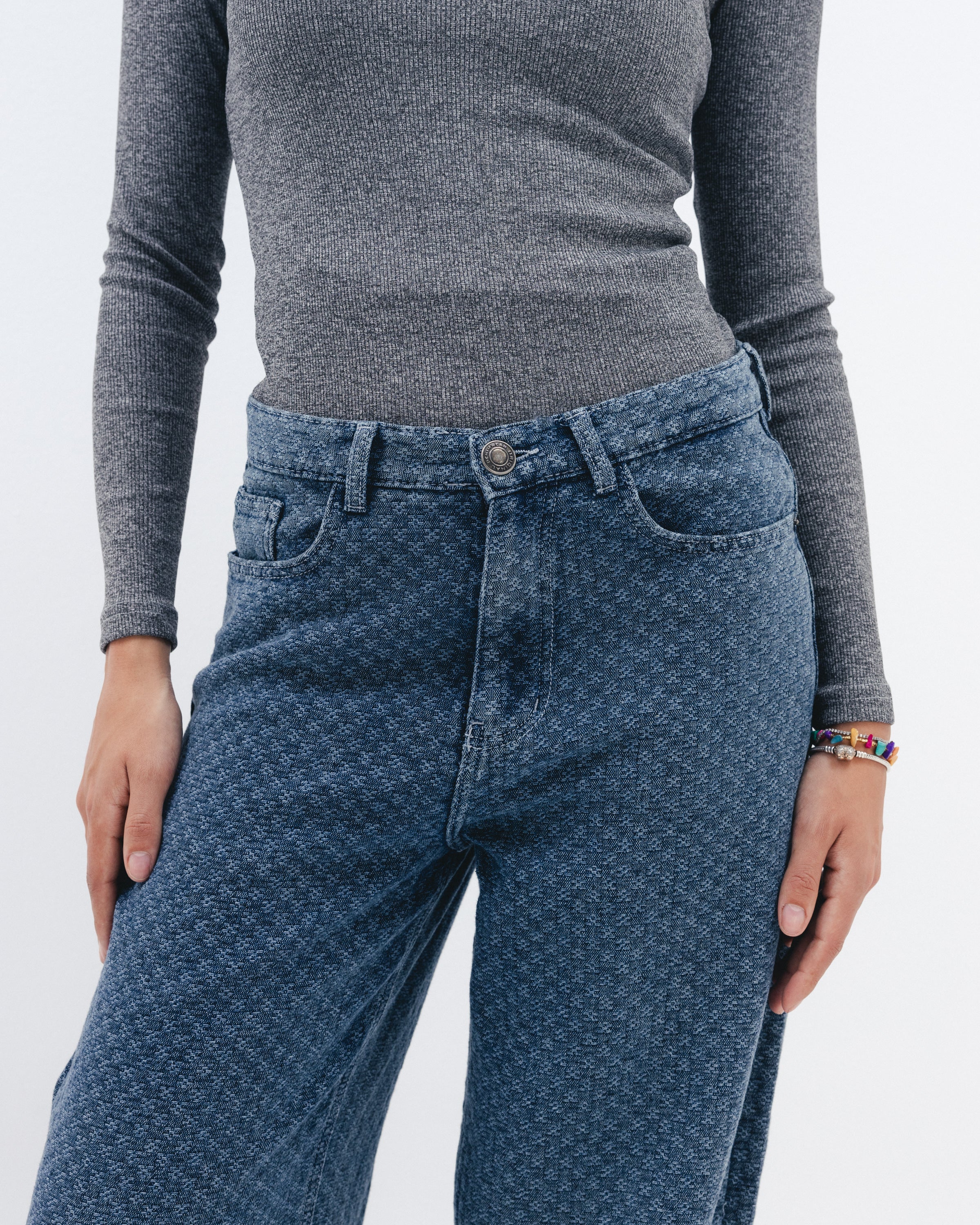Women's retro jeans outfit inspiration, Chocka