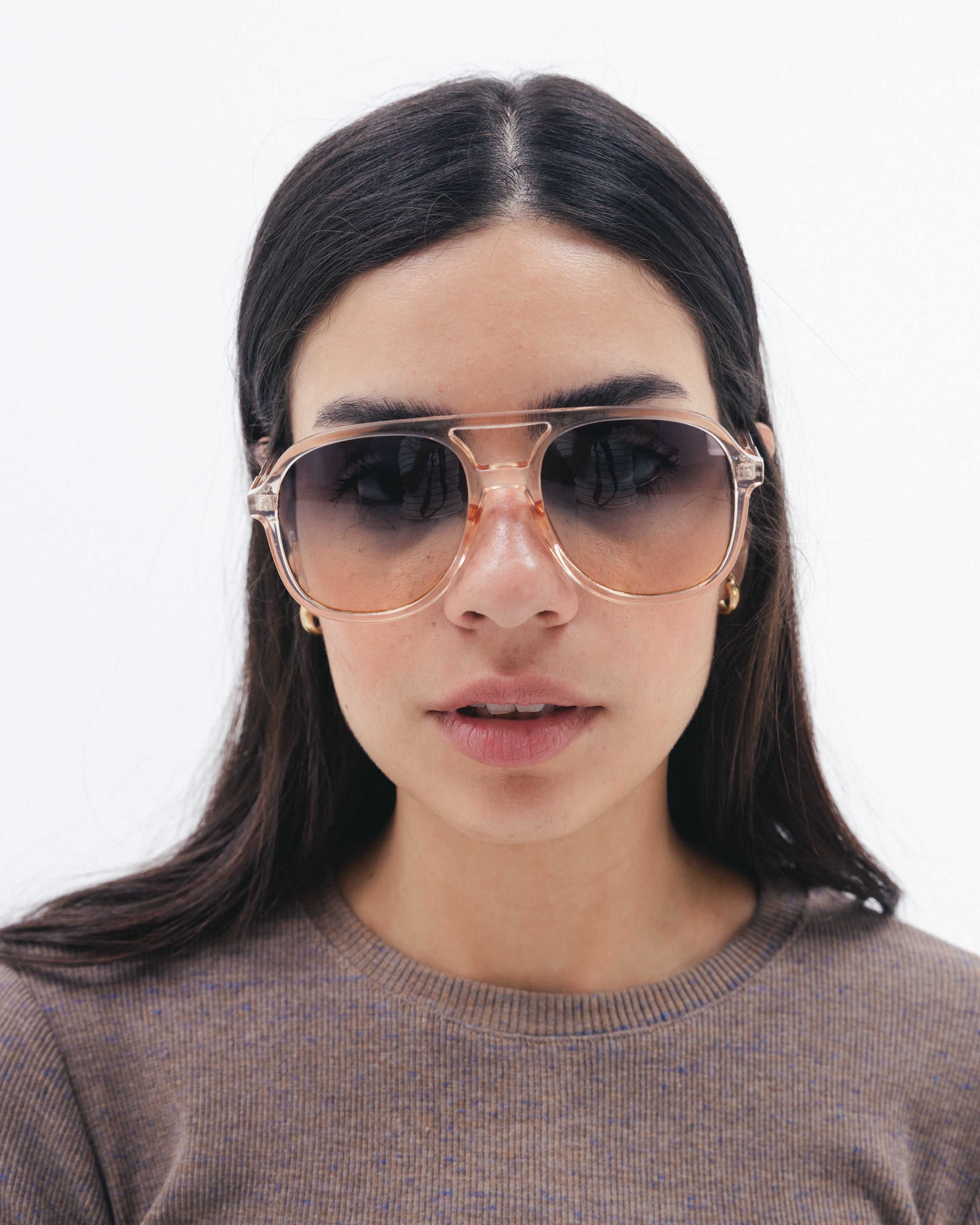 Chocka oversized pilot sunglasses with gradient lenses, frame view