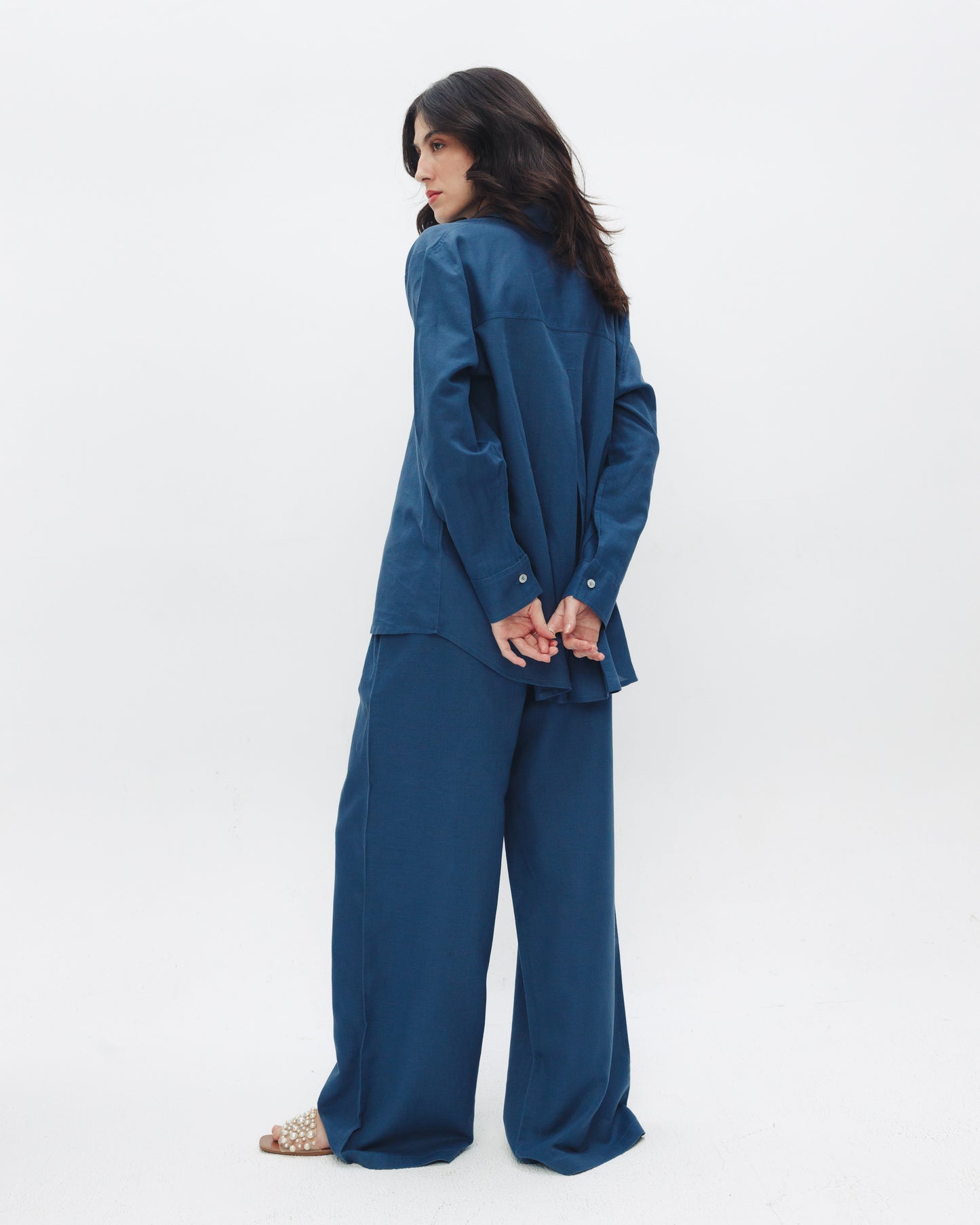 Chocka women's blue linen shirt styled outfit