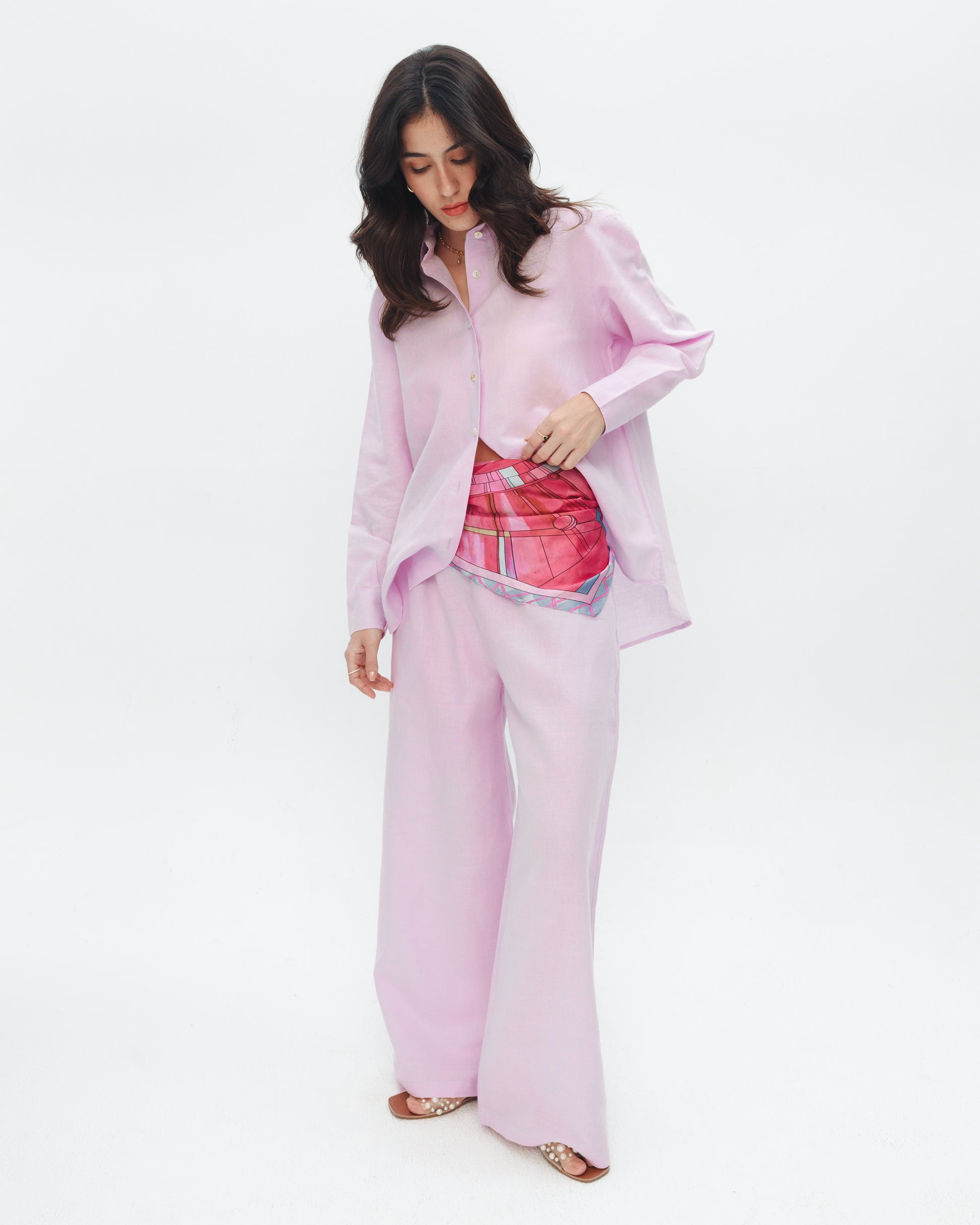 Model wearing women's lilac linen shirt from Chocka Egypt