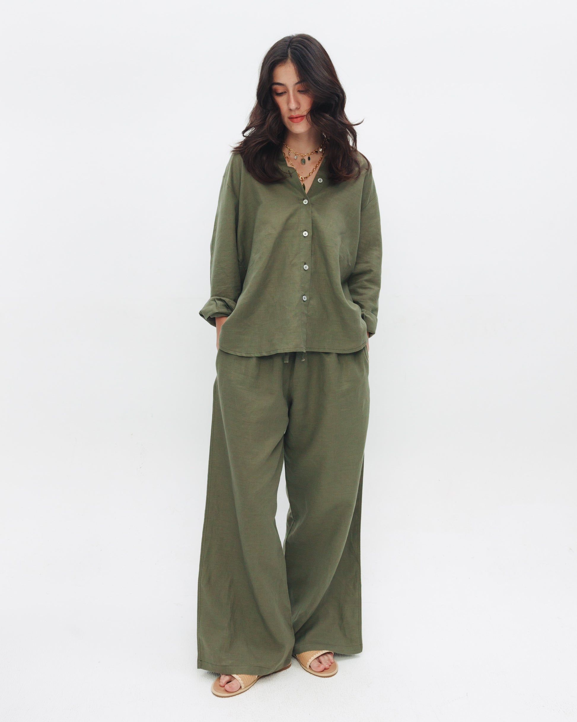 Chocka women's olive linen pants styled outfit