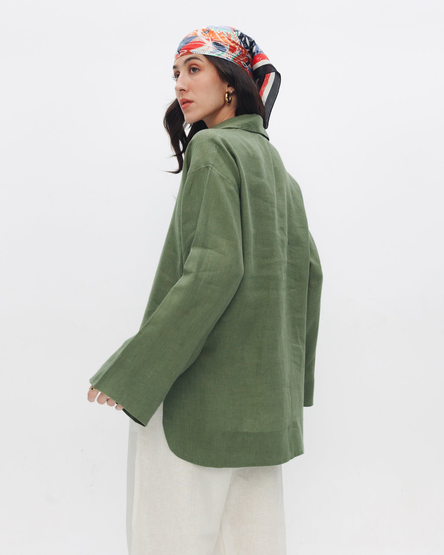 The Linen Blouse — Olive
