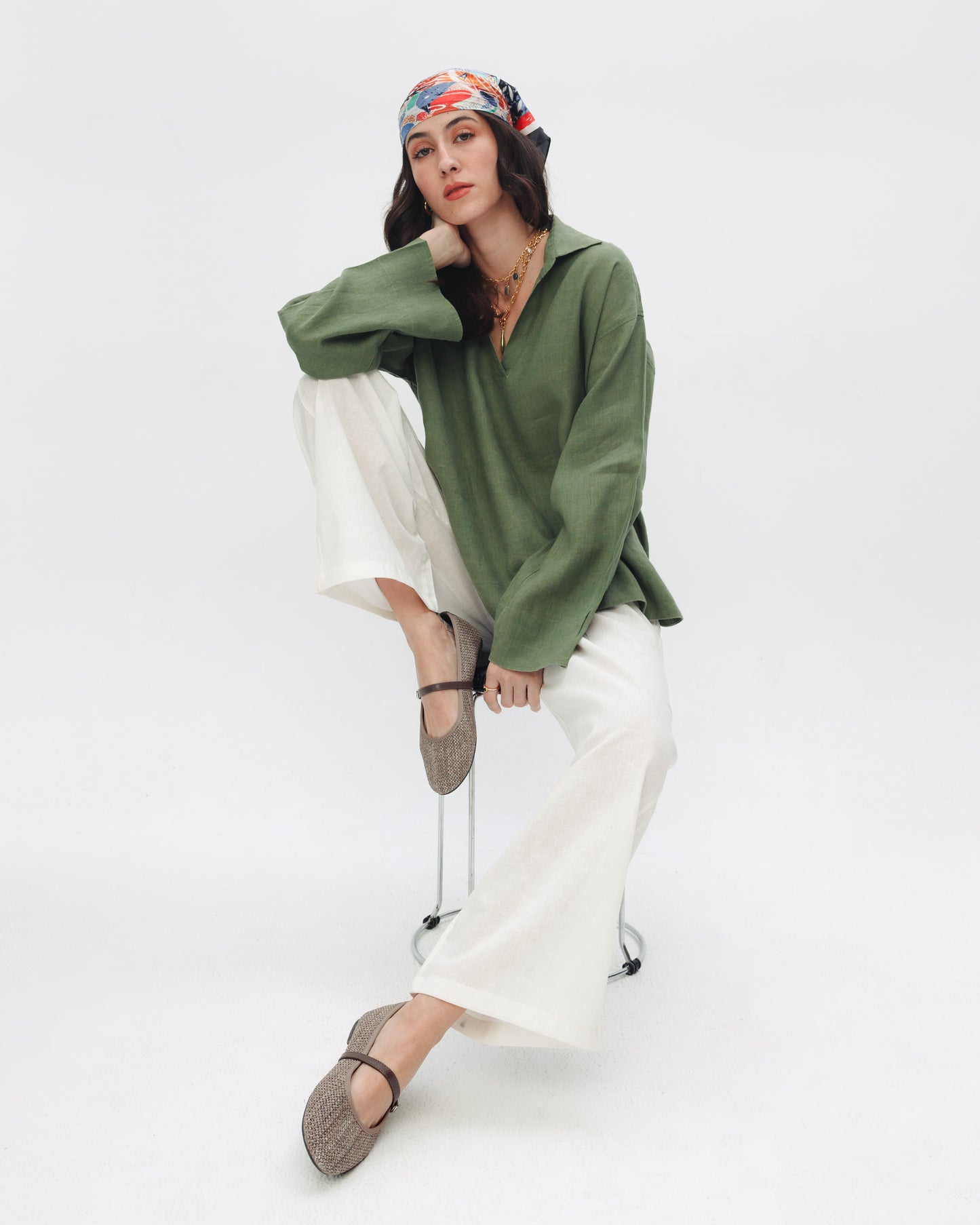 The Linen Blouse — Olive