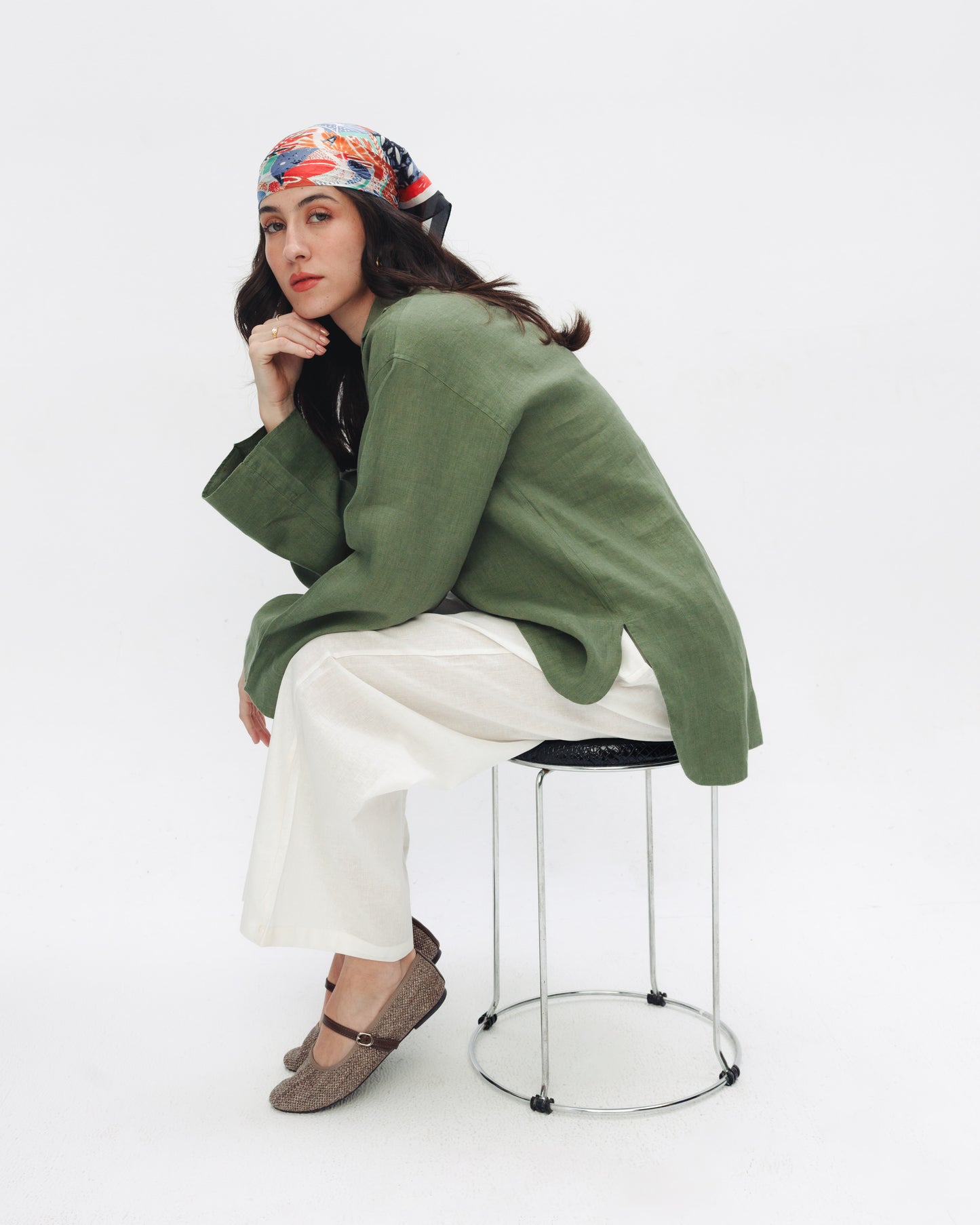 The Linen Blouse — Olive