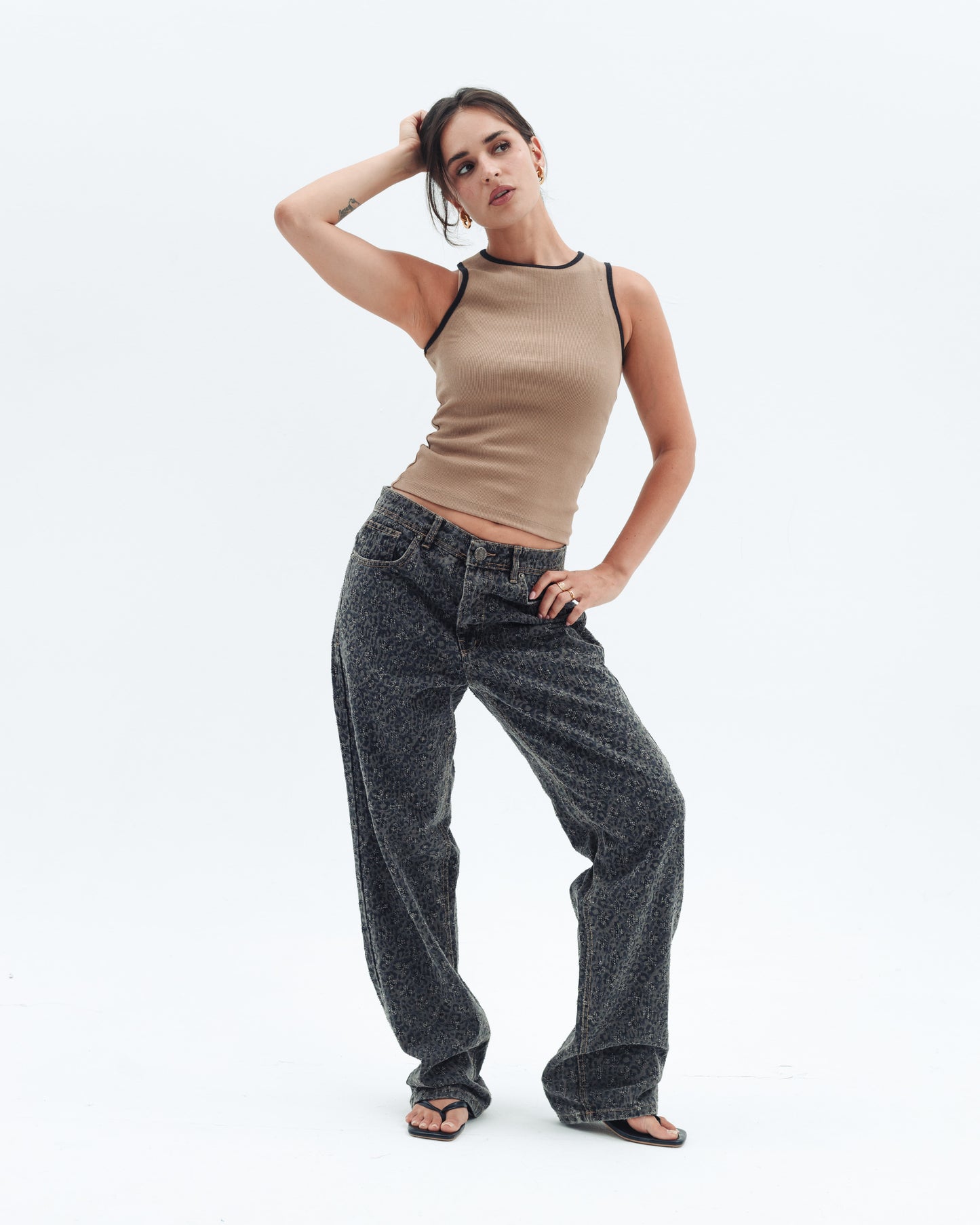 Camel Contrast Trim Crewneck Top Basic