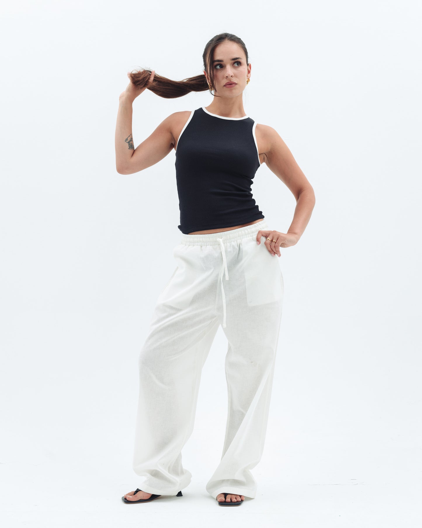 Black x White Contrast Crewneck Top Basic