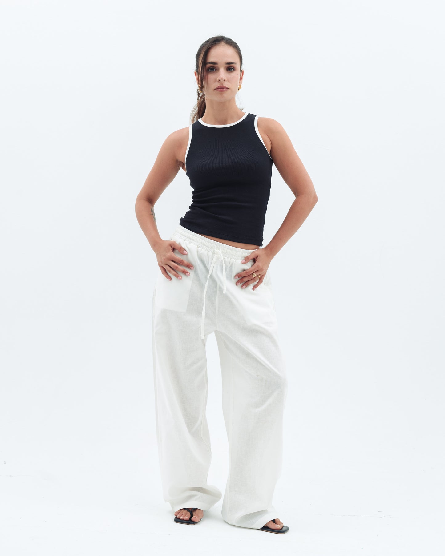 Black x White Contrast Crewneck Top Basic