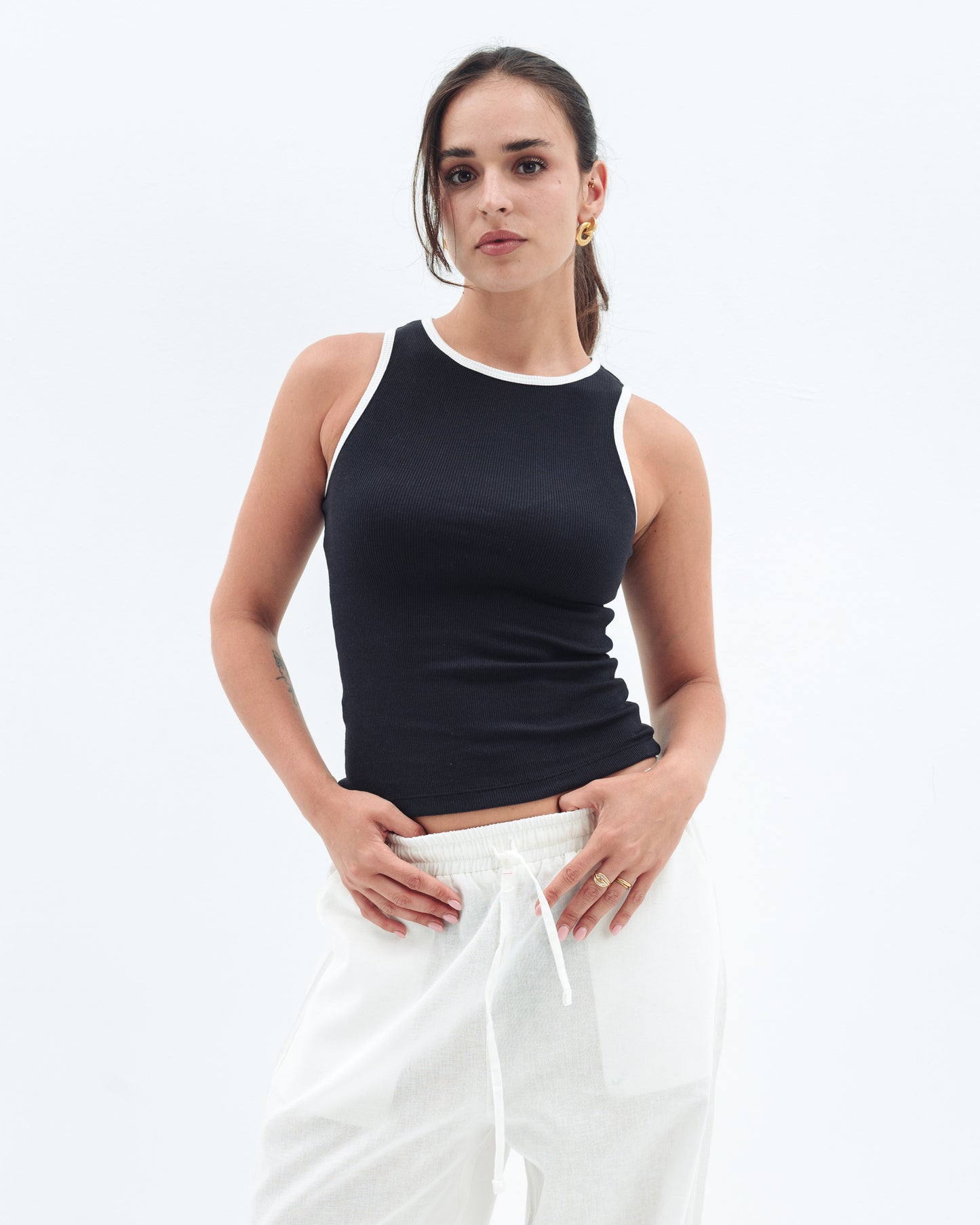 Black x White Contrast Crewneck Top Basic